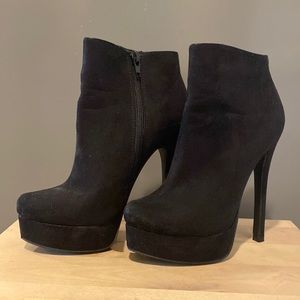 Chinese Laundry Heeled Boots- Black Suede